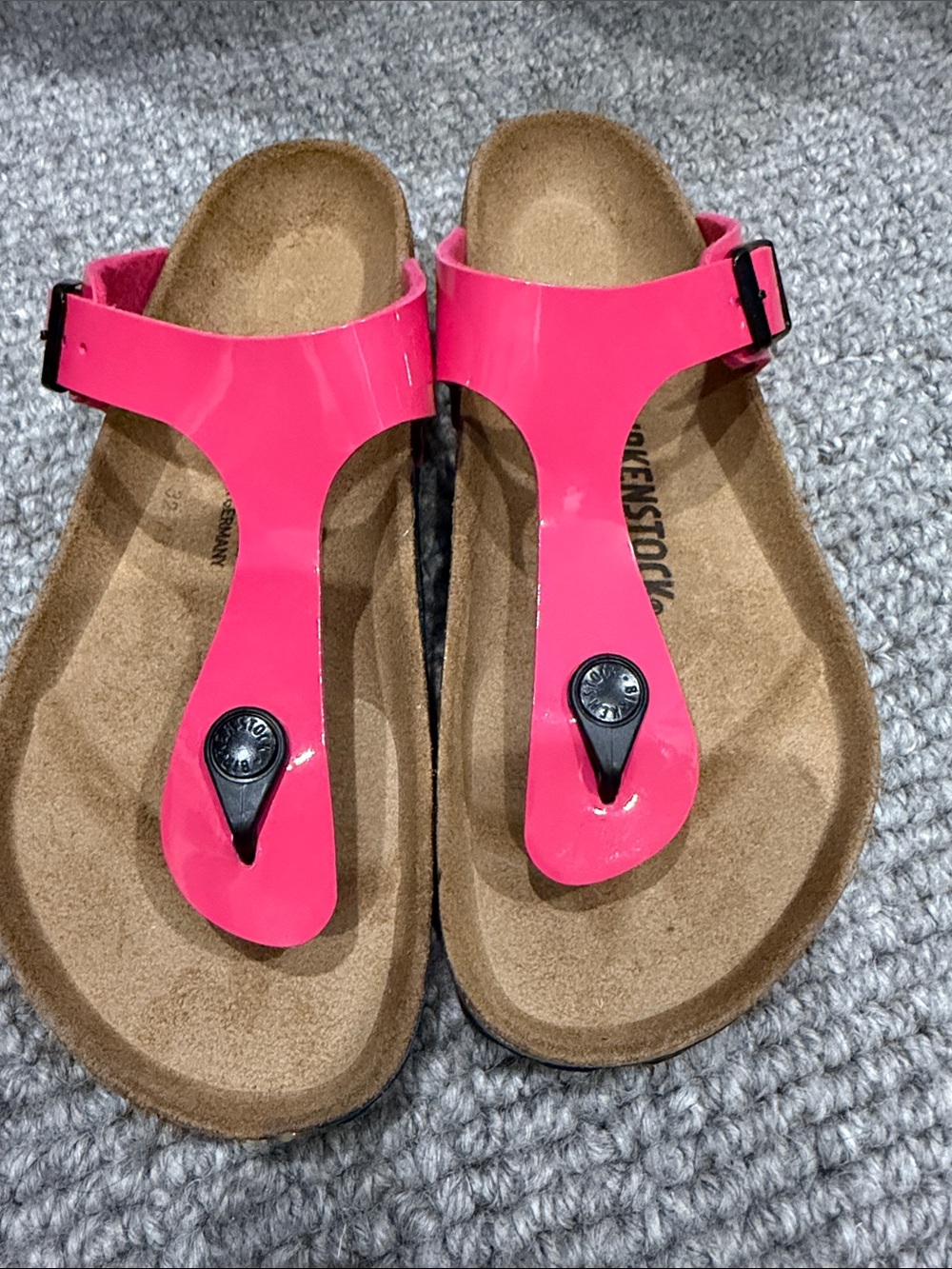 Birkenstock Pink Gizeh Patent Leather Sandals